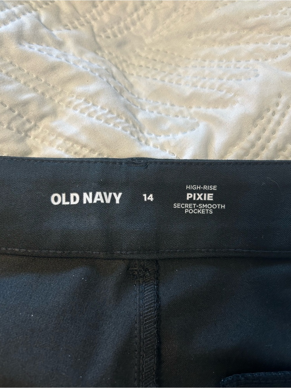 Old Navy Women’s high rise pixie ankle pant - Picture 5 of 5